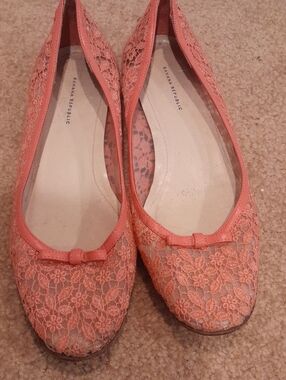 Banana Republic Coral Lace Ballet Flats with Bow Trim, Size 6.5